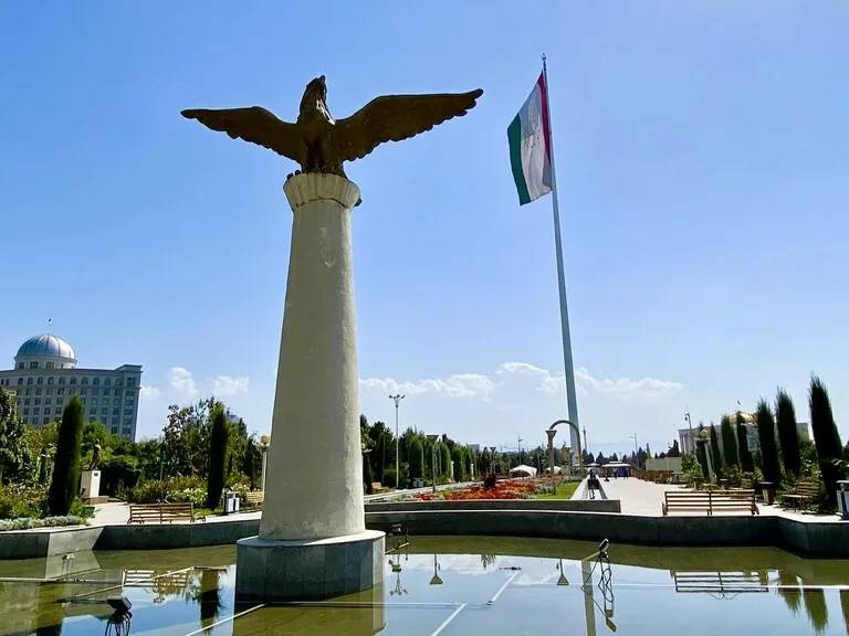 タジキスタンの首都ドシャンベにあるFlagstock(フラグシュトク)