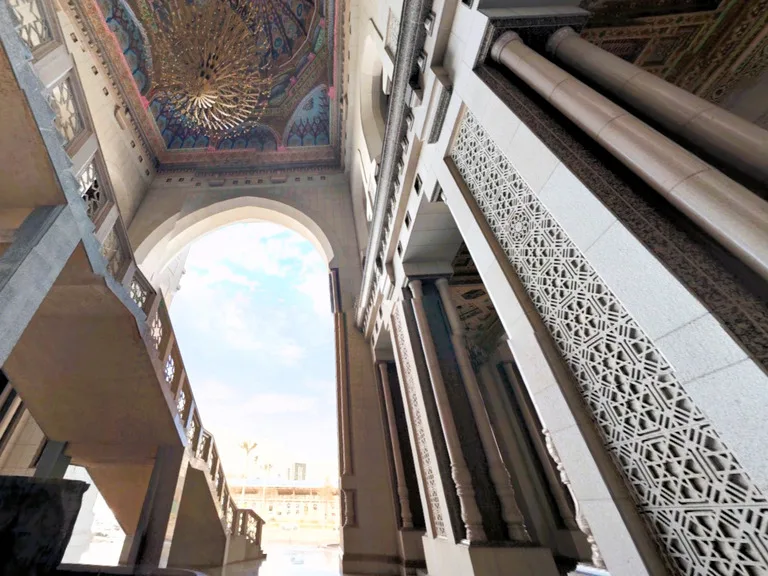 タジキスタンの首都ドシャンベにあるNavruz Palace(ナブルーズ・パレス)の玄関部分