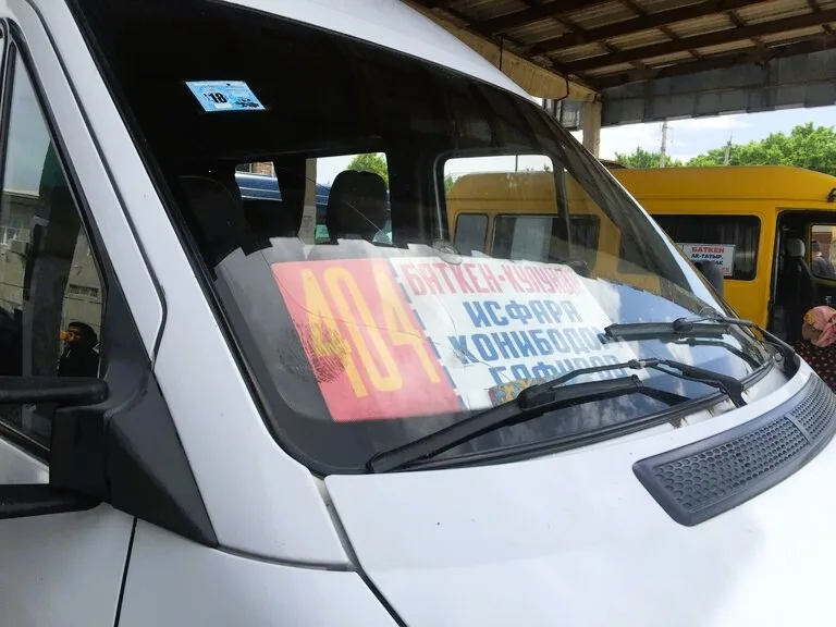 タジキスタンの公共交通機関ミニバス(マルシュルートカ)