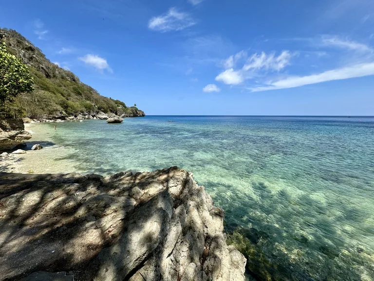 オーストラリア領クリスマス島で人気の美しいフライング・フィッシュ・コーブ