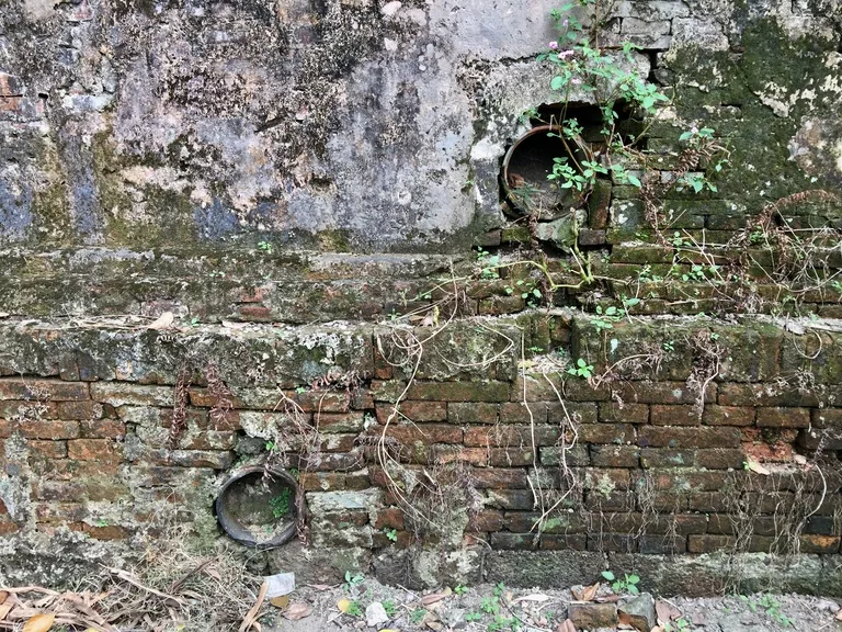 ベトナム、フエの石垣