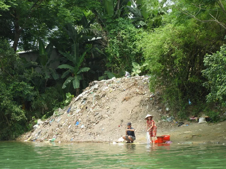 フエ・香河（Perfume River）の水域で暮らす人たち