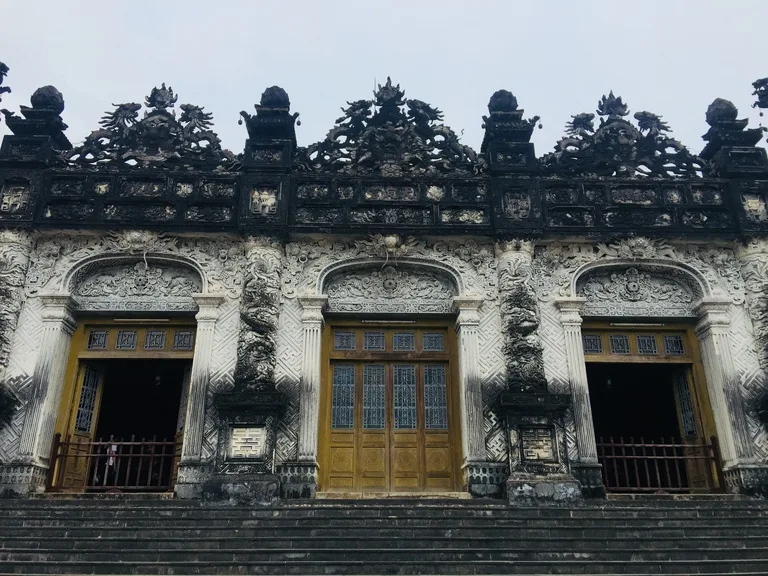 カイディン帝の霊廟（Khai Dinh Tomb）