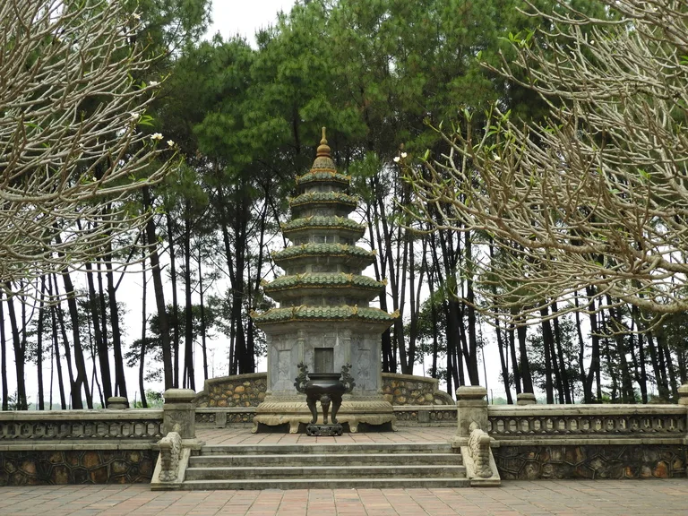ティエンムー寺（Thien Mu Pagoda）