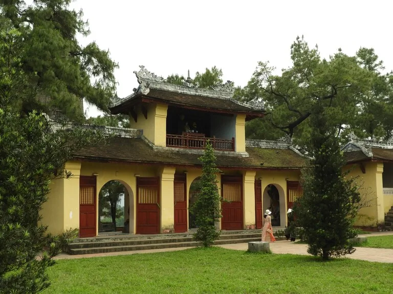 カイディン帝の霊廟（Khai Dinh Tomb）
