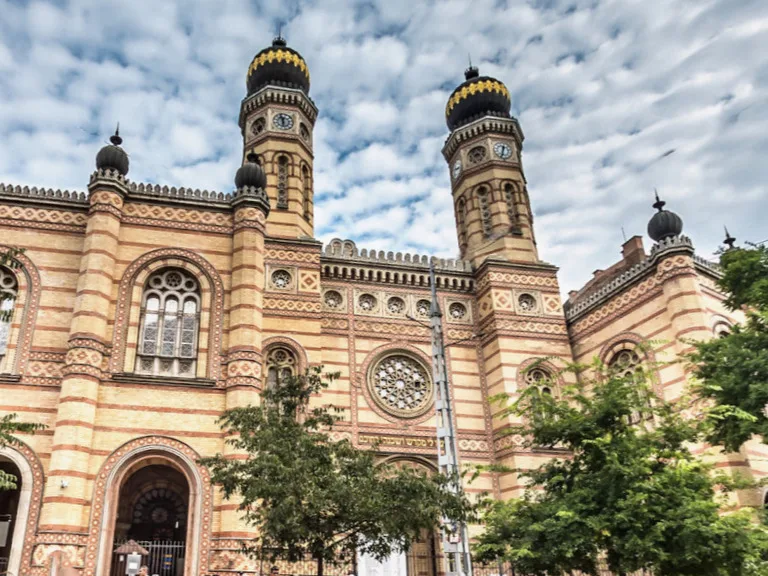 ハンガリーのブダペストにあるGreat Synagogue（ドハーニ街シナゴーグ）