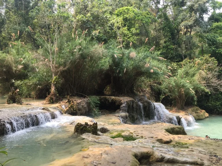 クアンシーの滝（Kuang Si Waterfall）
