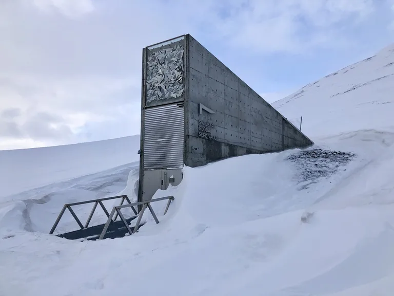 Svalbard Global Seed Vault(スヴァールバル世界種子銀行)の外観