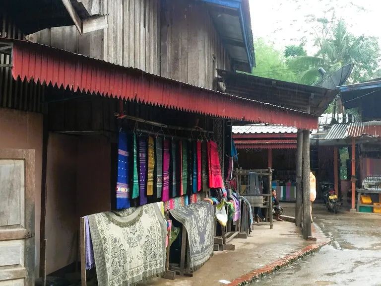 ルアンパバーンのサーンハイ村(Ban Xang Hai)の風景