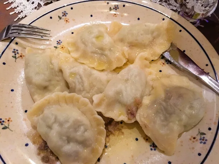 ポーランドの代表的な料理、餃子のような「ピエロギ(Pierogi)」