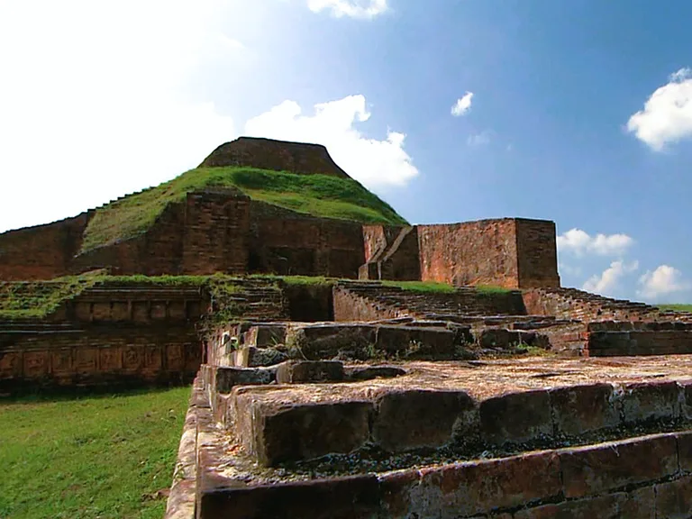 バングラデシュの世界遺産、パハルプールの仏教遺跡（Ruins of the Buddhist Vihara at Paharpur）
