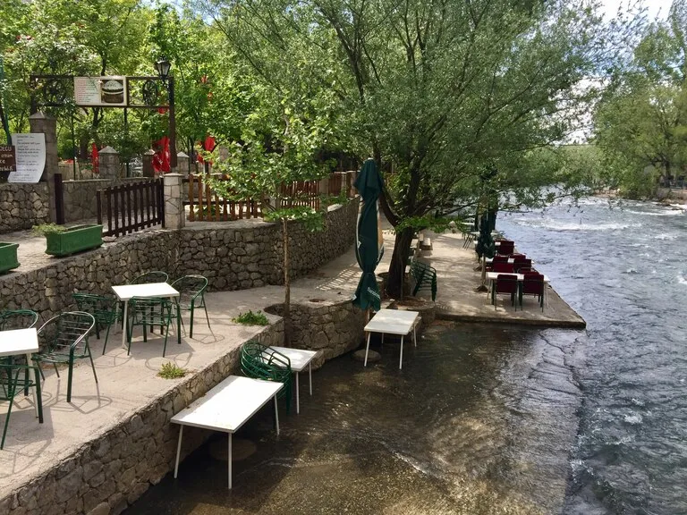 ボスニア・ヘルツェゴビナ南部にあるブラガイの村の風景