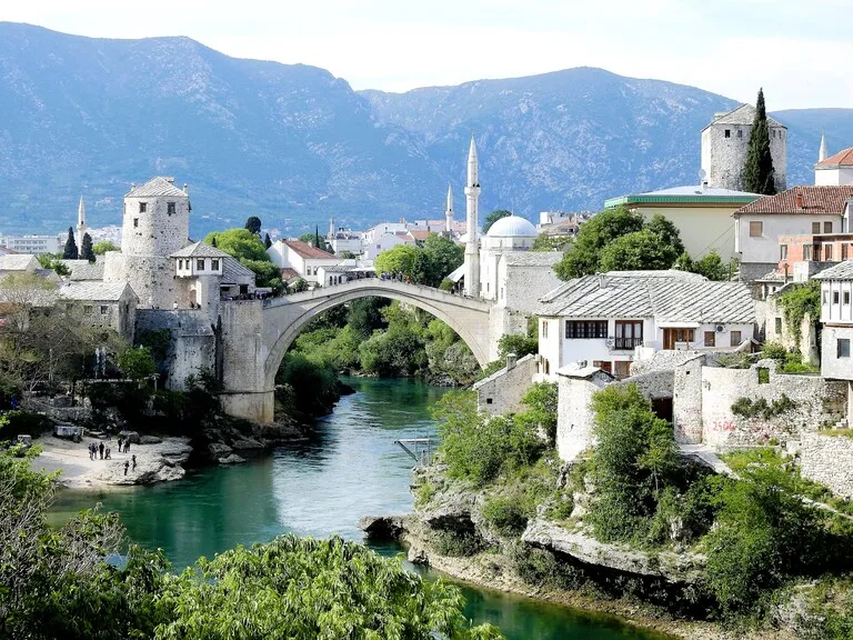 ボスニア・ヘルツェゴビナの世界遺産、モスタル旧市街とスタリ・モスト(Stari Most)の風景