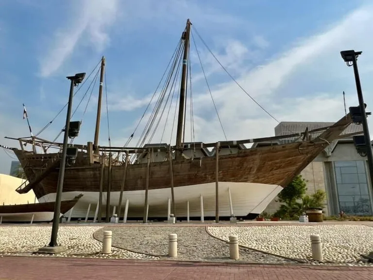 クウェートの観光スポット、船のモニュメント