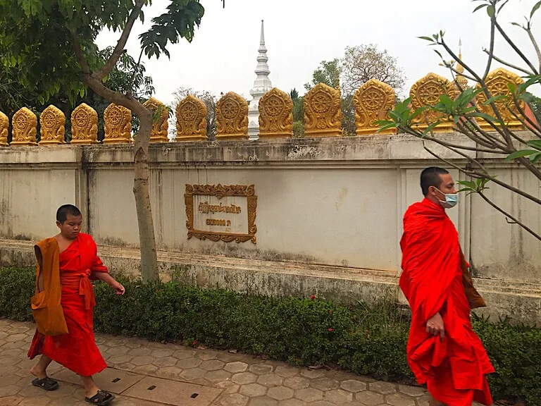 ラオス、ビエンチャンの僧侶たち