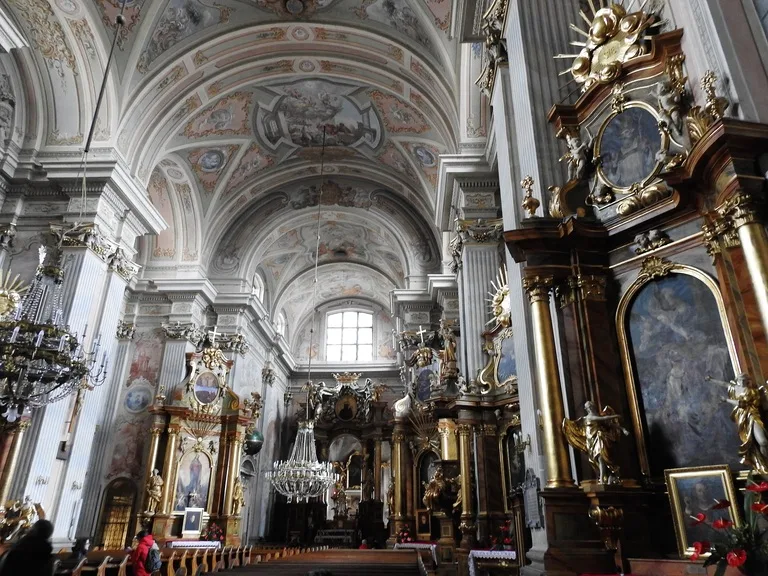 ワルシャワ・聖アンナ教会（St. Anne’s Church）の内観