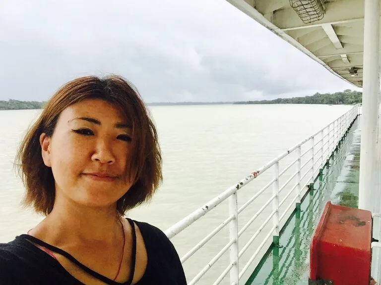 バングラデシュのロケットスチーマーでの記念撮影