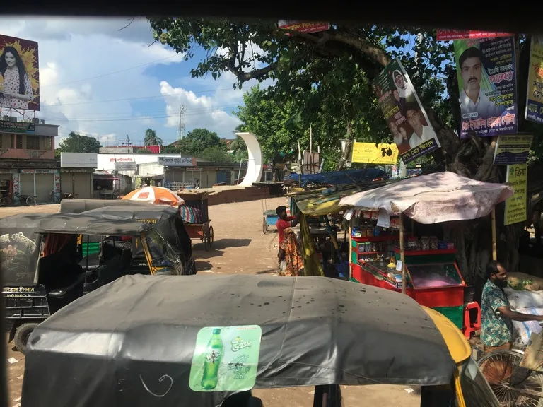 モレルガンジのバス乗り場