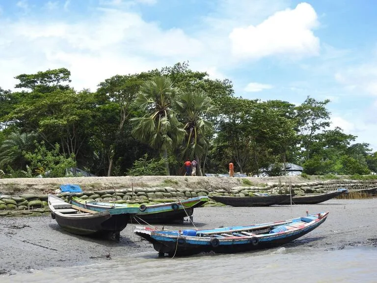 バングラデシュのデルタ地帯で暮らす人々