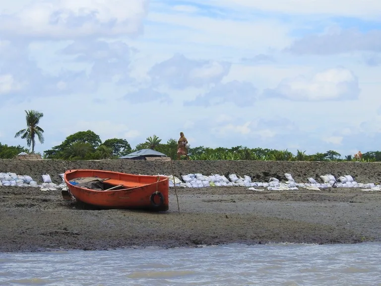 バングラデシュのデルタ地帯で暮らす人々