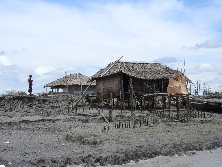 バングラデシュのデルタ地帯で暮らす人々