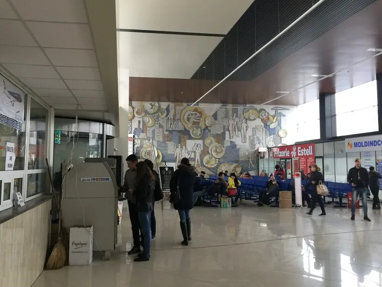 モルドバから沿ドニエストル共和国へ行くバスのりば