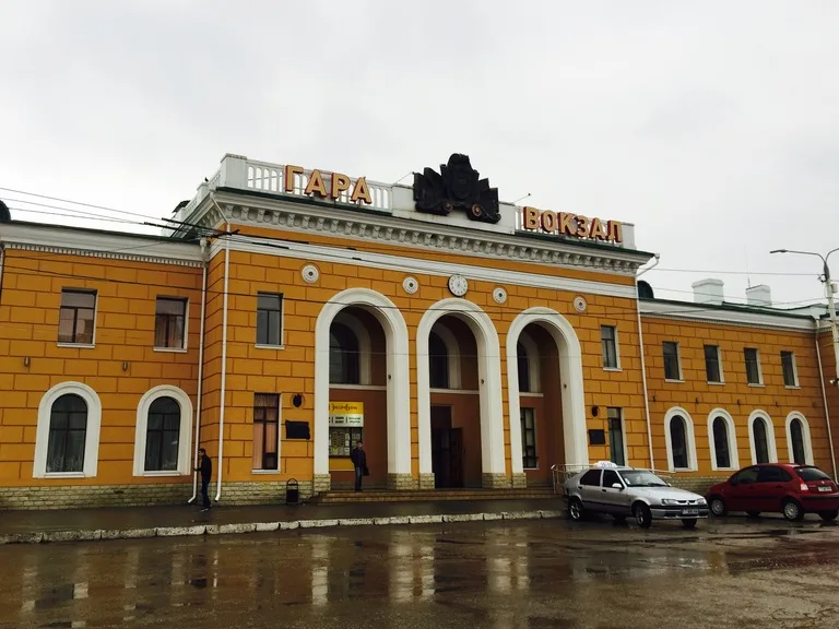 沿ドニエストル共和国のバス乗り場