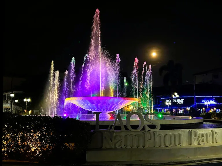 ビエンチャンのNam Phou Park（ナム・プー公園）