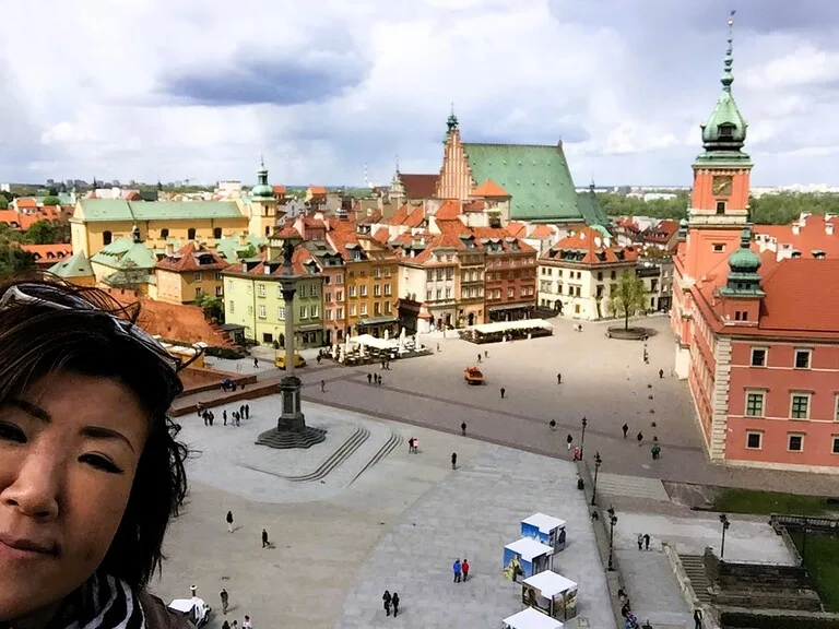 ワルシャワ・聖アンナ教会の鐘塔から見下ろす歴史地区の風景