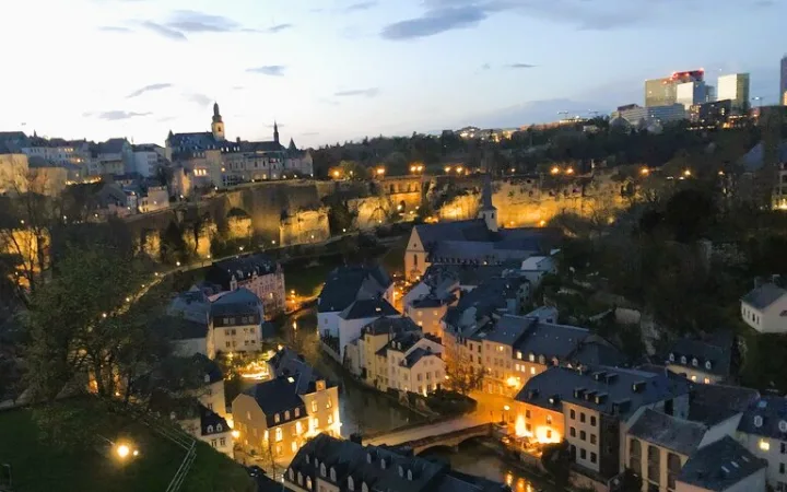 ルクセンブルグの旧市街、夕暮れの街並み