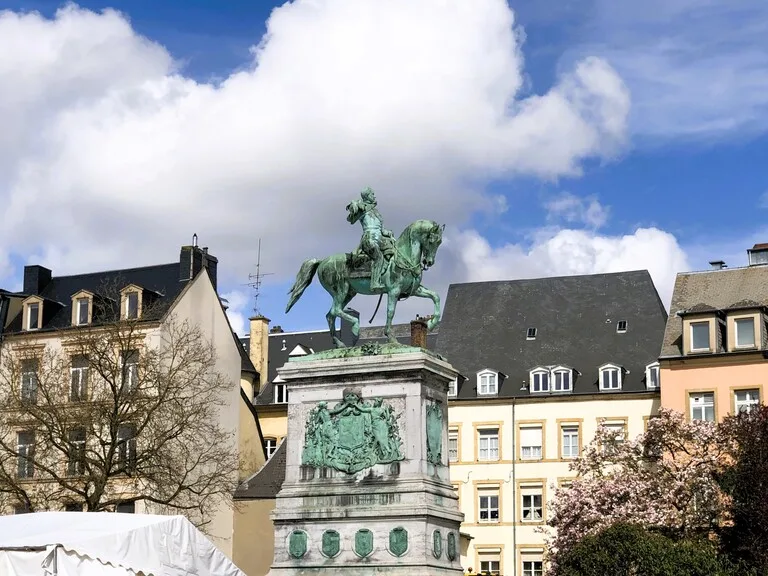 ルクセンブルグ市のウィリアム2世大公の記念碑