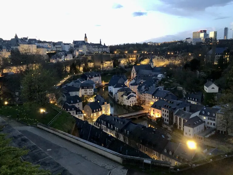 ルクセンブルグの世界遺産、旧市街と要塞群の夕暮れ