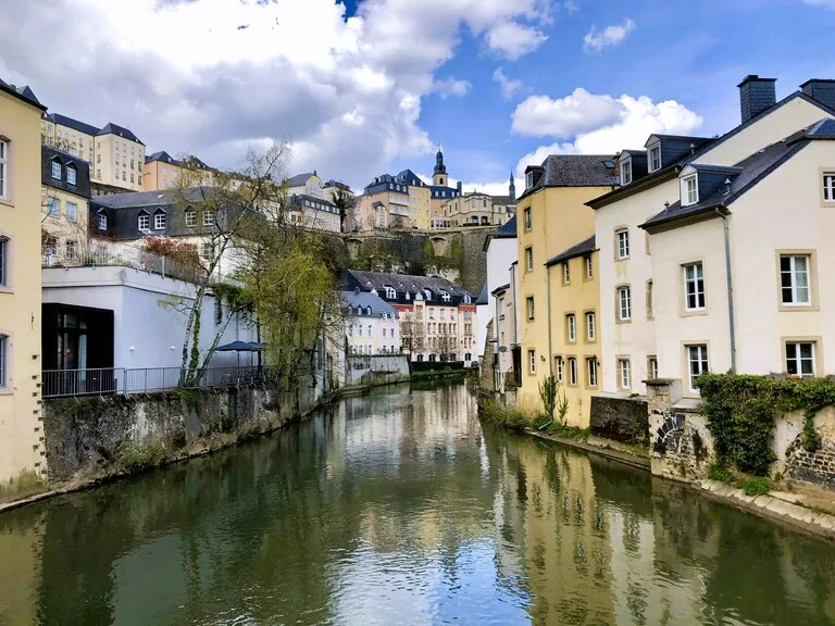 ルクセンブルグのグルント地区(Grund)の風景