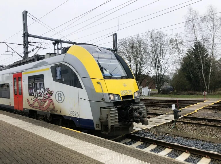 ベルギーからルクセンブルグへ向かう電車