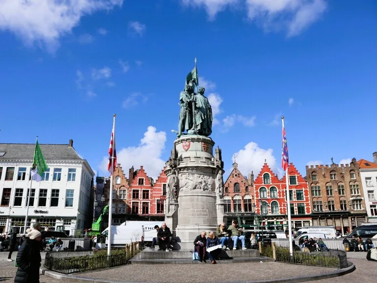 ベルギーのブルージュにあるバーグ広場とDe Burg