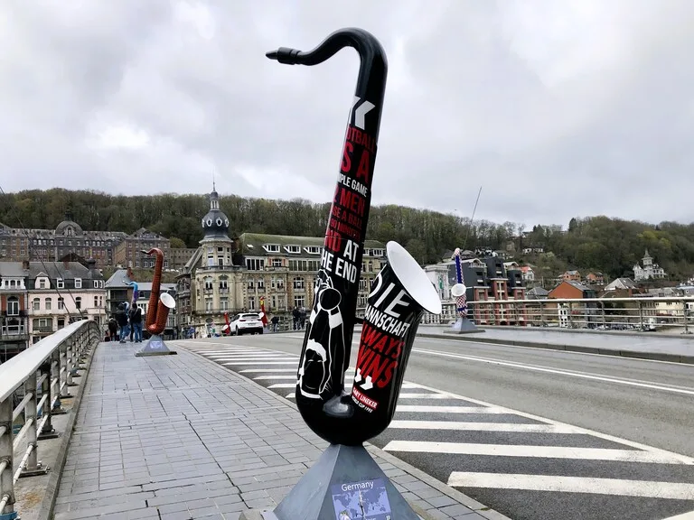 ベルギーのディナンにあるサックスの置物