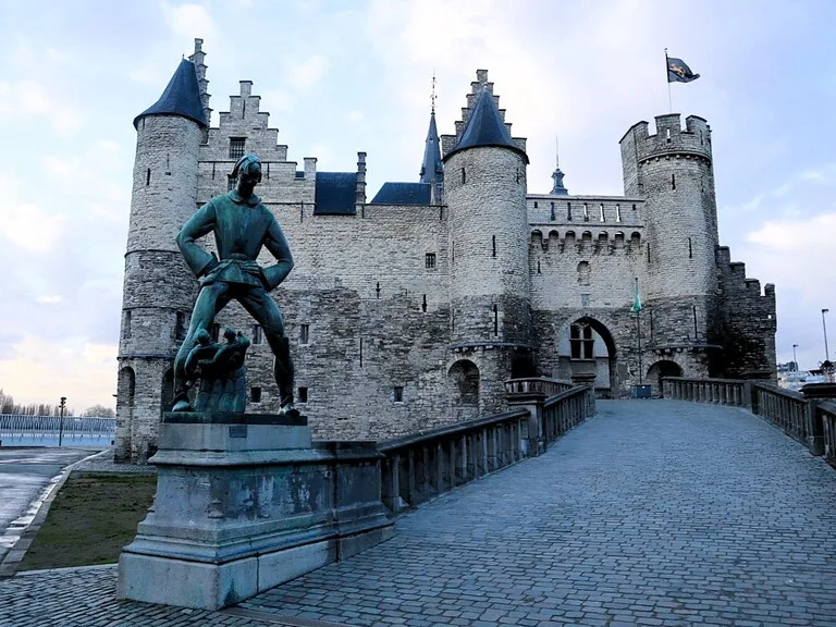 ベルギーの観光地アントワープのお城