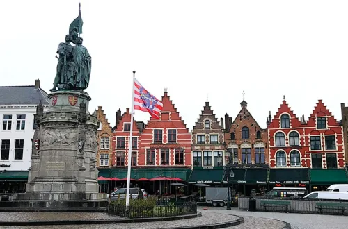 ベルギーのブルージュ、マルクト広場の風景