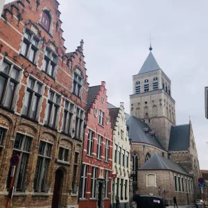 ベルギー、ブルージュの聖ジルス教会の風景