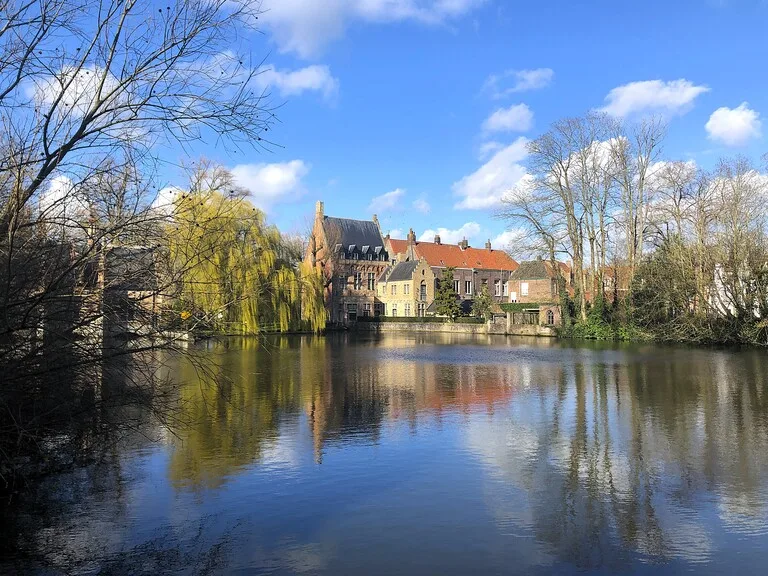 ベルギーのブルージュにある愛の湖（Lake of Love）