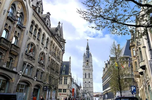 ベルギーの古都ゲント、鐘楼（Belfry of Ghent）を中心とした街並み