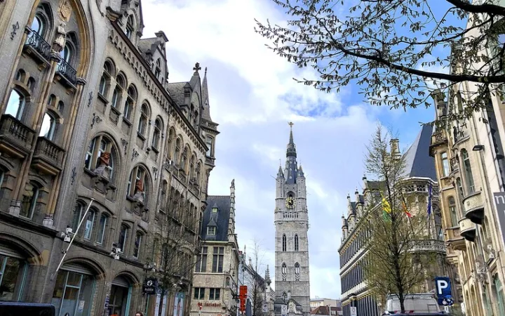 ベルギーの古都ゲント、鐘楼（Belfry of Ghent）を中心とした街並み