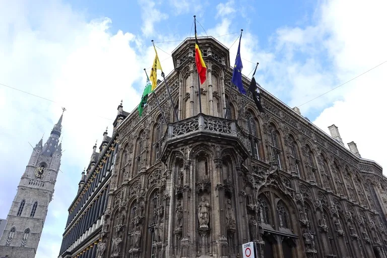 ゲント市庁舎とゲントの鐘楼