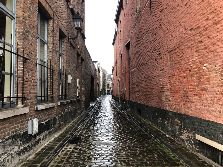 ゲントの石畳の路地