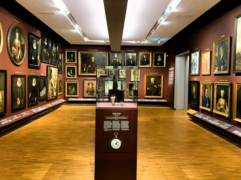 オランダのフローニンゲンにあるフローニンゲン博物館(Groninger Museum)の展示物