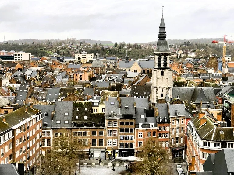 ベルギーのナミュール城塞から見渡すナミュールの街並み