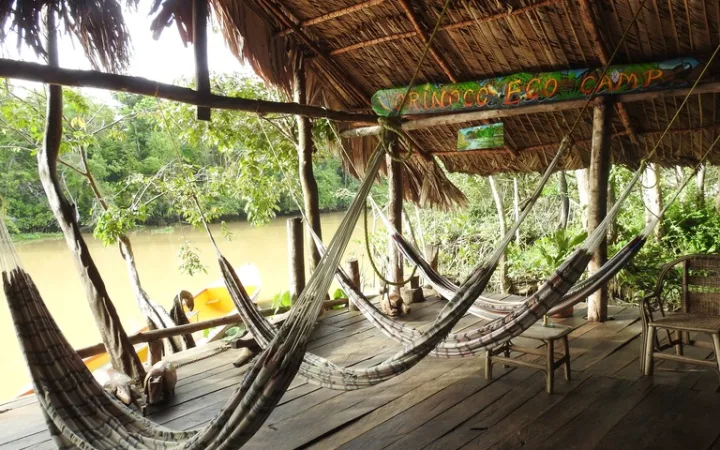 ベネズエラのOrinoco Eco Campにあるハンモック