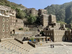 アスィール地方に位置するリジャル・アルマアの全景