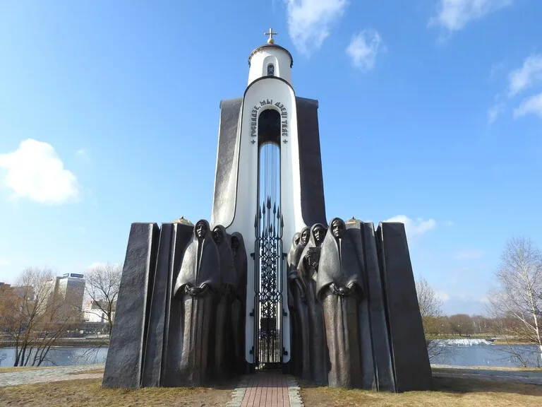 ベラルーシの首都ミンスクにある「涙の島」