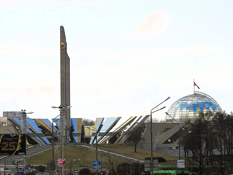 ベラルーシの首都ミンスクにある勝利広場（Victory Square）